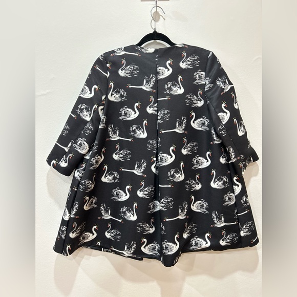Lovely coat Swan print 🌸 - Picture 5 of 5
